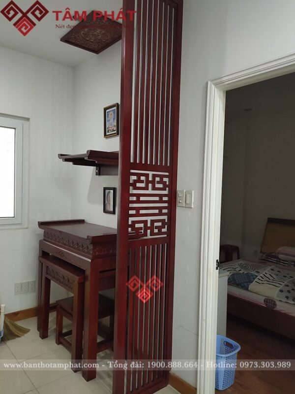 Không gian thờ tự nhỏ nhưng đầy trang trọng
