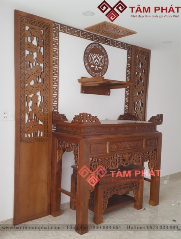 Có thể kết hợp thêm bàn thờ Phật treo tường ở phía trên