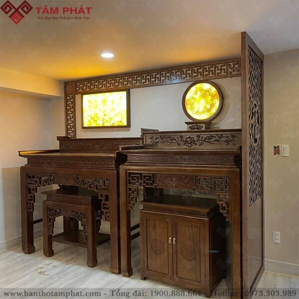 Phòng thờ kết hợp 2 bàn thờ Phật và gia tiên do Tâm Phát thiết kế