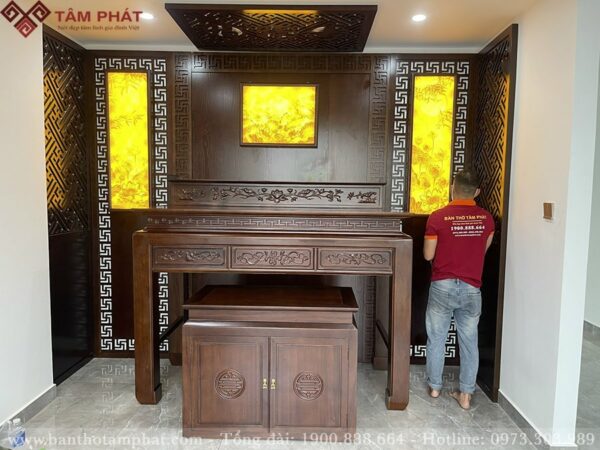 Phòng thờ được trang trí đẹp bằng tranh trúc chỉ