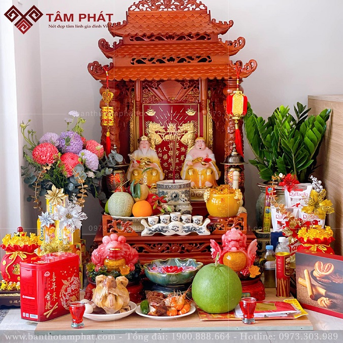 Bàn thờ Thần Tài Ông Địa sắp xếp đầy đủ
