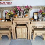 Ba bàn thờ BT-1250 bố trí cân đối, chuẩn phong thủy.