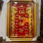 Bài vị cửu huyền thất tổ khung vàng, nền đỏ sang trọng.