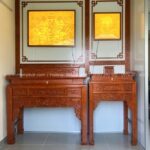 Không gian thờ ấm cúng, sang trọng bởi tranh trúc chỉ truyền thống.