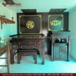 Phòng thờ BT-1677 bố trí 2 bộ bàn đứng riêng biệt.