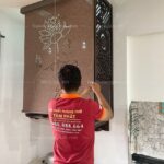 Tham khảo sự kết hợp với rèm che tạo nên không gian thờ linh thiêng, sang trọng.