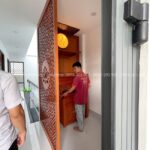 Vách ngăn cách kín đáo, tạo sự riêng tư, vượng khí.