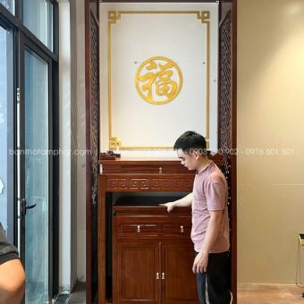 Phương án lắp đặt vách ngăn kịch trần, bao quát bàn thờ.