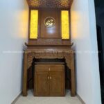 Mẫu bàn thờ đứng nhị cấp triện sen kín sắc nét có độ bền cao.