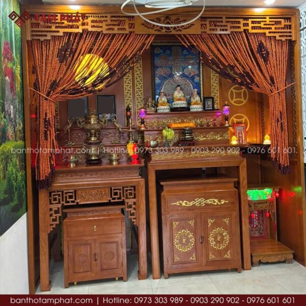 Bàn thờ chất liệu gỗ cao cấp bền đẹp theo thời gian, chống cong vênh, mối mọt hiệu quả.