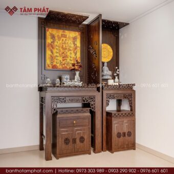 Thiết kế phòng thờ với vách ngăn giữa giúp tách biệt hai bàn thờ, giữ cho mỗi không gian đều trang nghiêm và chỉn chu.