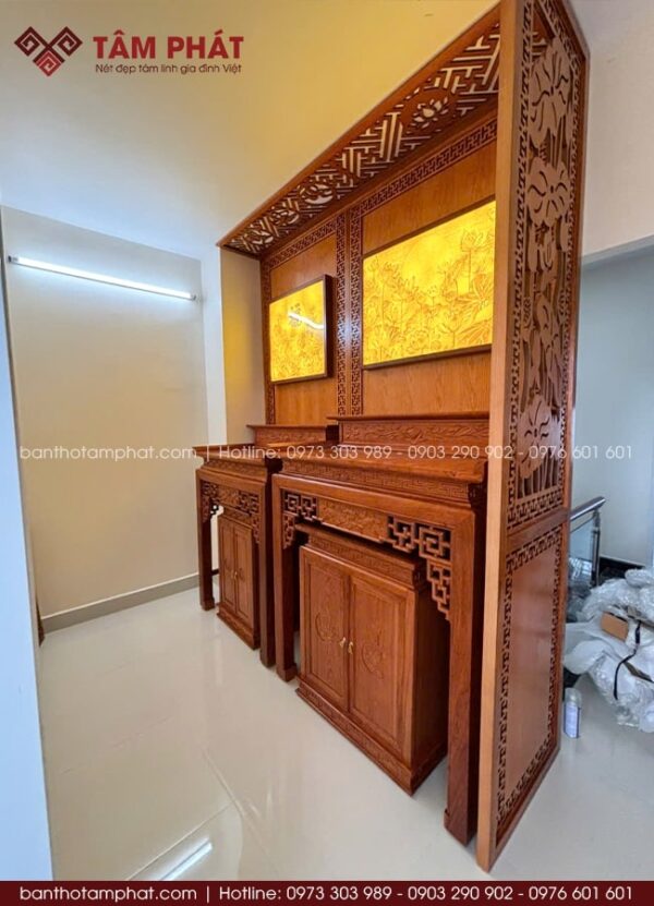 Tổng quan không gian thờ sang trọng, lựa chọn tông gỗ ấm cúng, nhẹ nhàng.