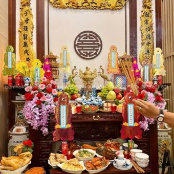 Bộ cuốn thư câu đối sang trọng, mang nét đẹp truyền thống Á Đông đặc biệt.