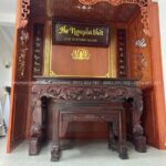 Hoa văn vách ngăn cắt CNC mang ý nghĩa phong thủy, tăng sự trang nghiêm cho khu vực thờ cúng.