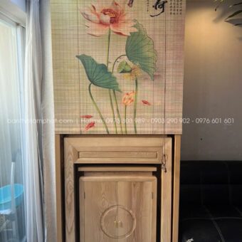 Phòng thờ dễ kết hợp với rèm che, ốp hậu và vách ngăn trang trí.